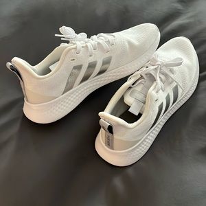 Brand new never worn size 9 adidas cloud form shoes
